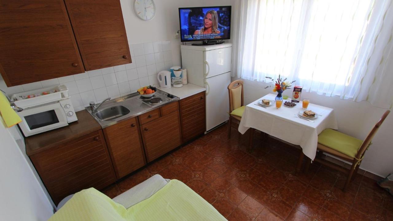 Studio In Vantacici/Insel Krk 14419 Екстер'єр фото
